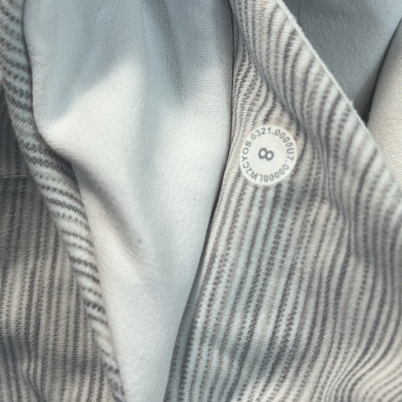 Lululemon Align Reversible Bra *Light Support, A/B Cups White Wee Are - Picture 4 of 5